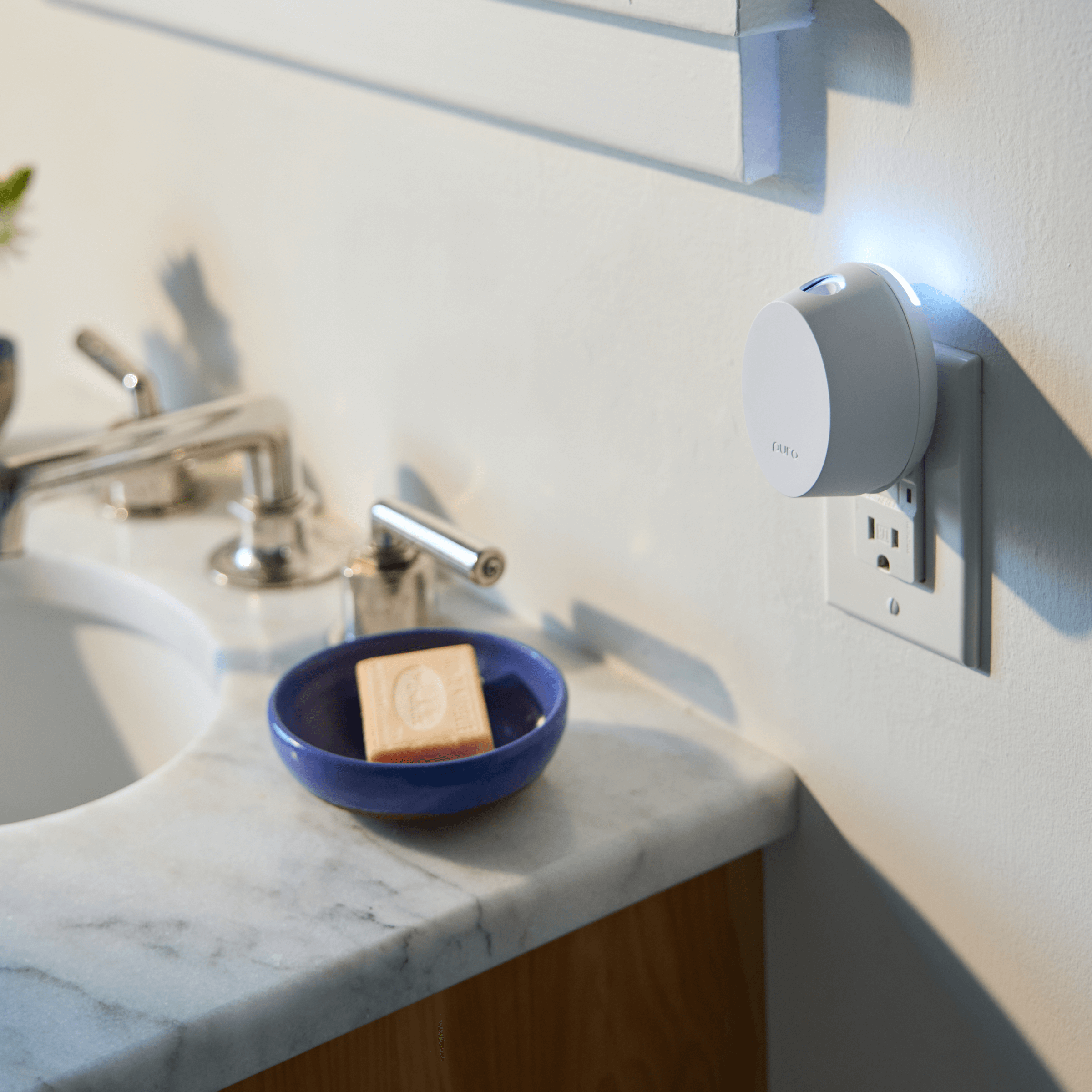 Pura Home Mini - Make Every Entrance Smell Better